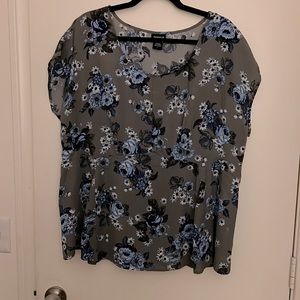Torrid Floral peplum style blouse